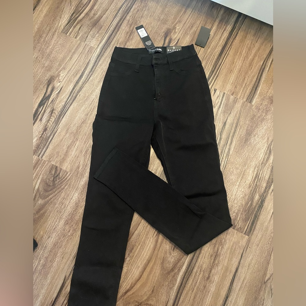 Butt lifting black skinny jeans